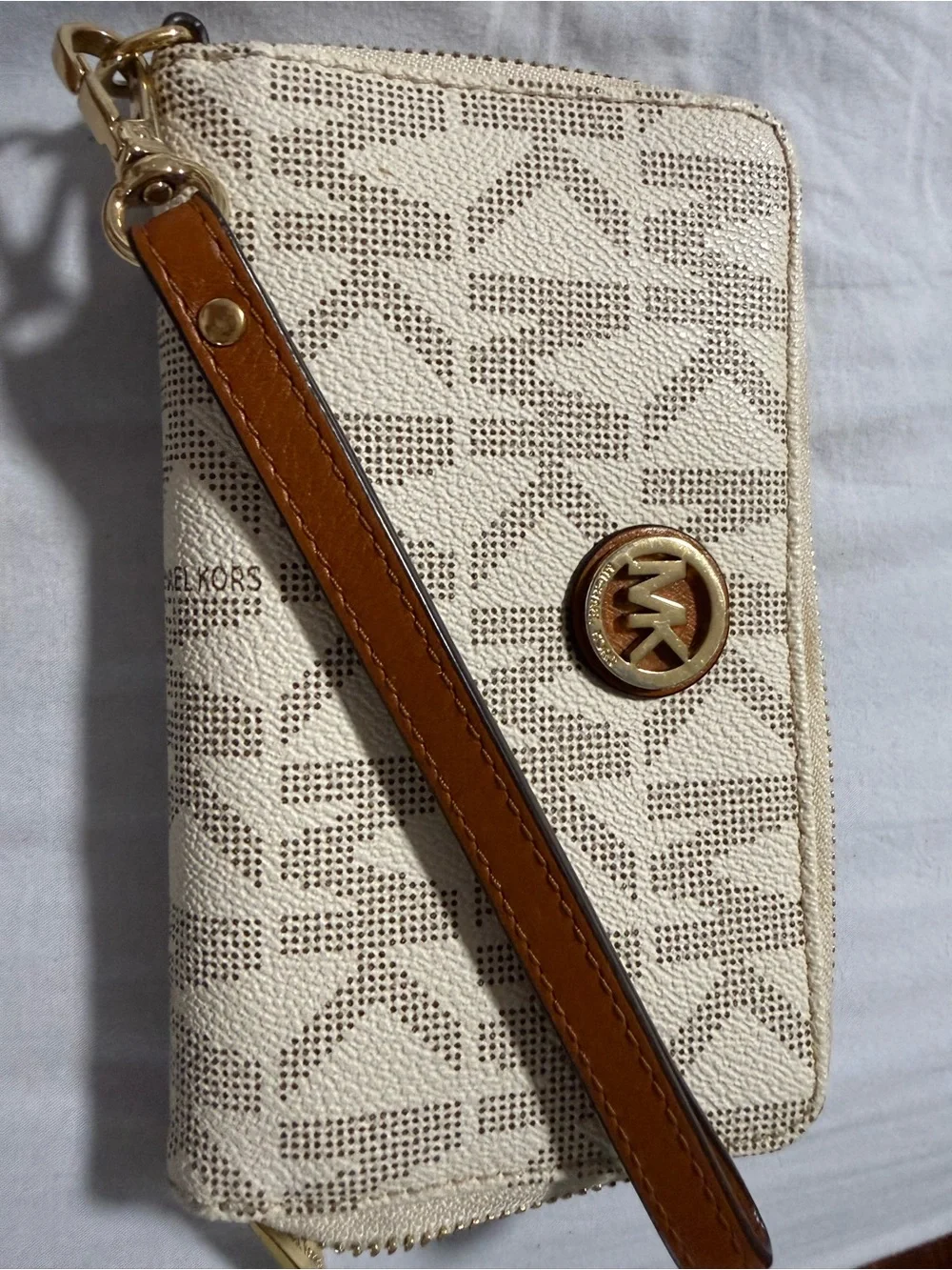 Michael Kors Jet Set Vanilla MK Signature Zip Around Wristlet Wallet NWOT